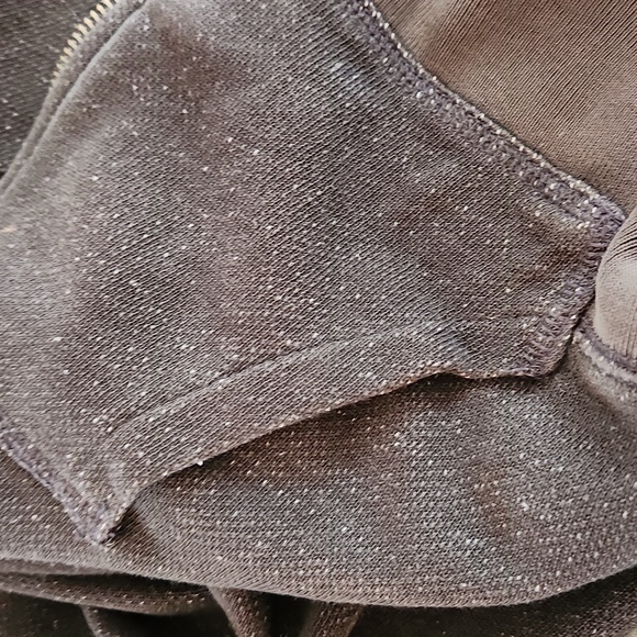 GAP - Picture 2 of 4